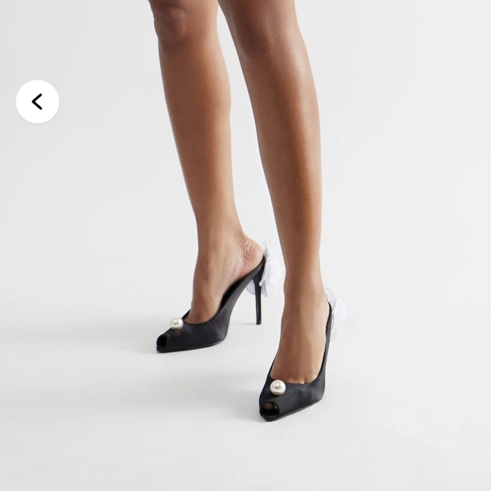 Black Pearl Flower Mules  Size 9
